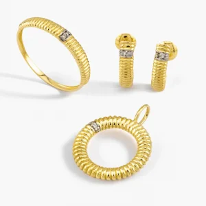 Conjunto Brinco, Anel e Pingente de Ouro 18k Amarelo com Diamantes